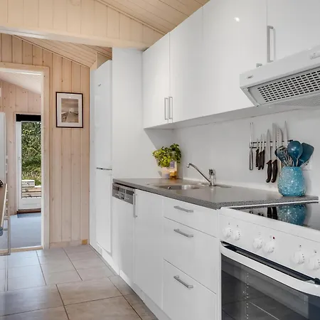 Feriehus Lovely Renovated Home, With Large Enclosed Terrace, In Vorupor By The North Sea