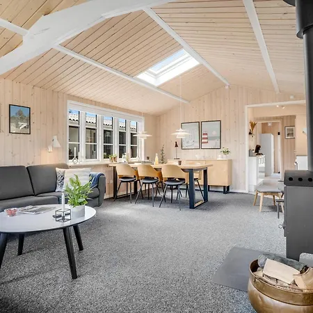 Lovely Renovated Home, With Large Enclosed Terrace, In Vorupor By The North Sea * Thisted