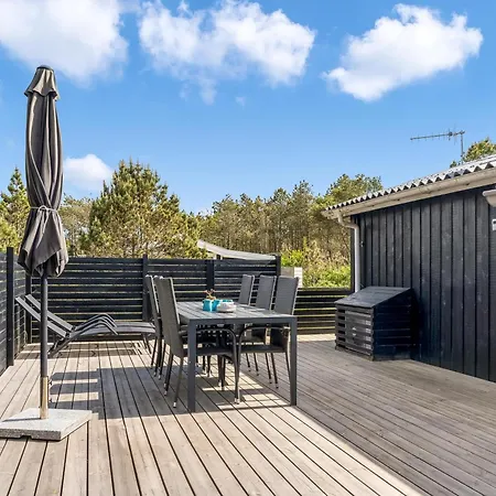 Feriehus Lovely Renovated Home, With Large Enclosed Terrace, In Vorupor By The North Sea